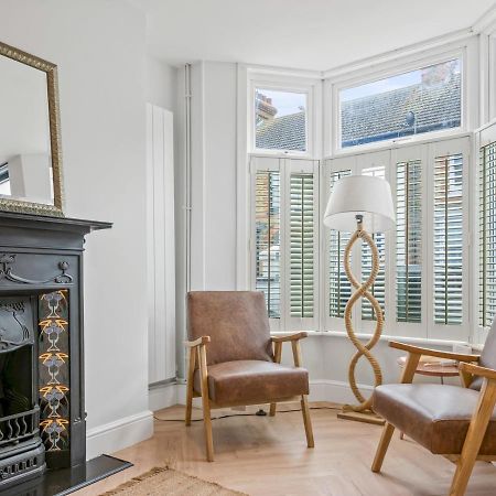 Pass The Keys 3 Bed Scandi Heaven Minutes From The Beach วิทสเตเบิล ภายนอก รูปภาพ