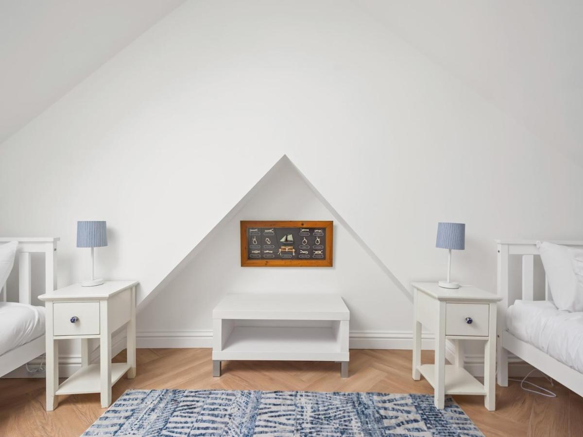 Pass The Keys 3 Bed Scandi Heaven Minutes From The Beach วิทสเตเบิล ภายนอก รูปภาพ