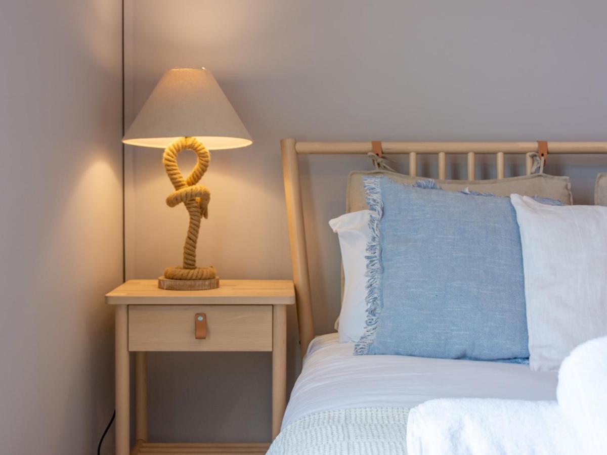 Pass The Keys 3 Bed Scandi Heaven Minutes From The Beach วิทสเตเบิล ภายนอก รูปภาพ
