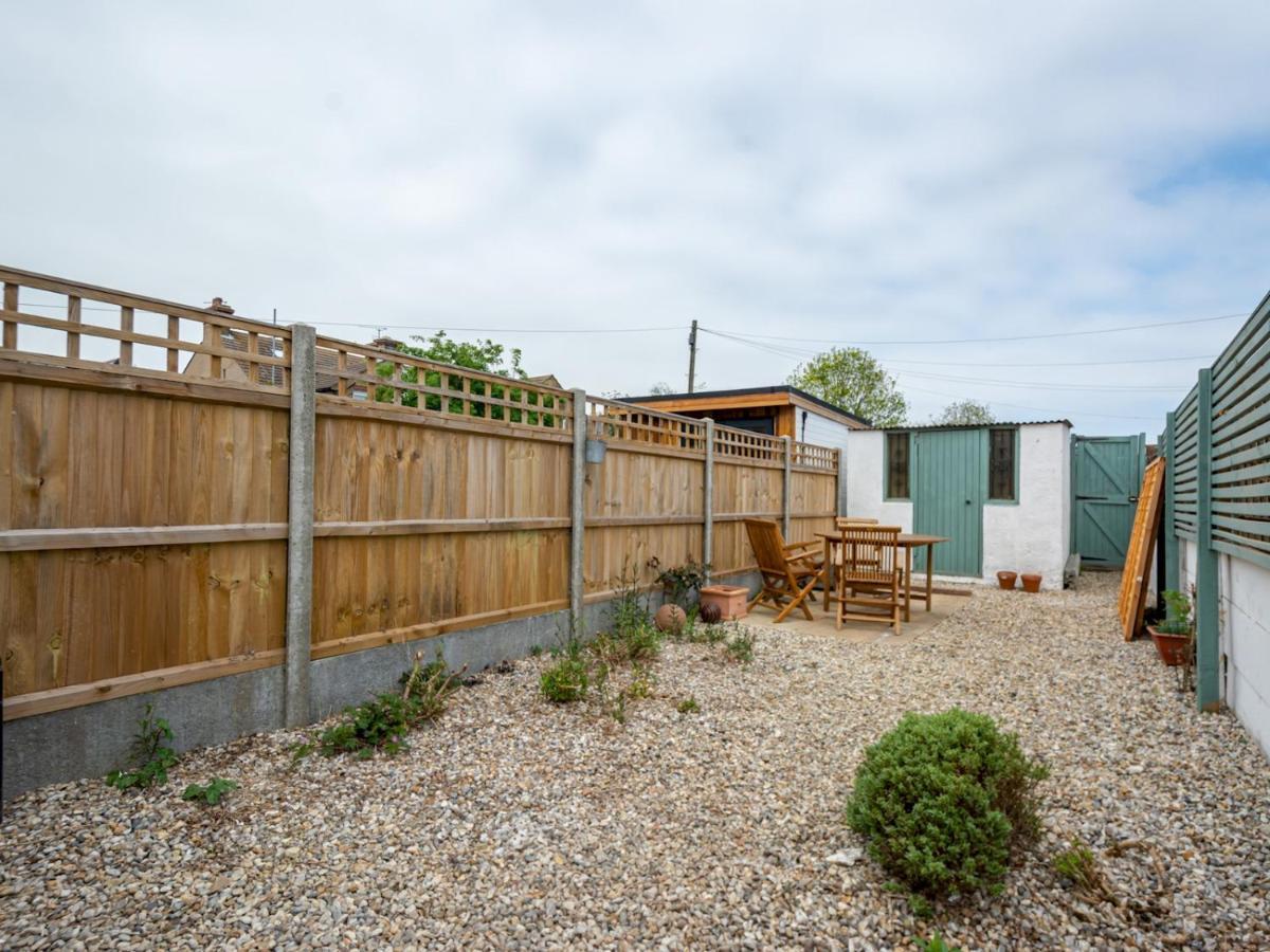 Pass The Keys 3 Bed Scandi Heaven Minutes From The Beach วิทสเตเบิล ภายนอก รูปภาพ