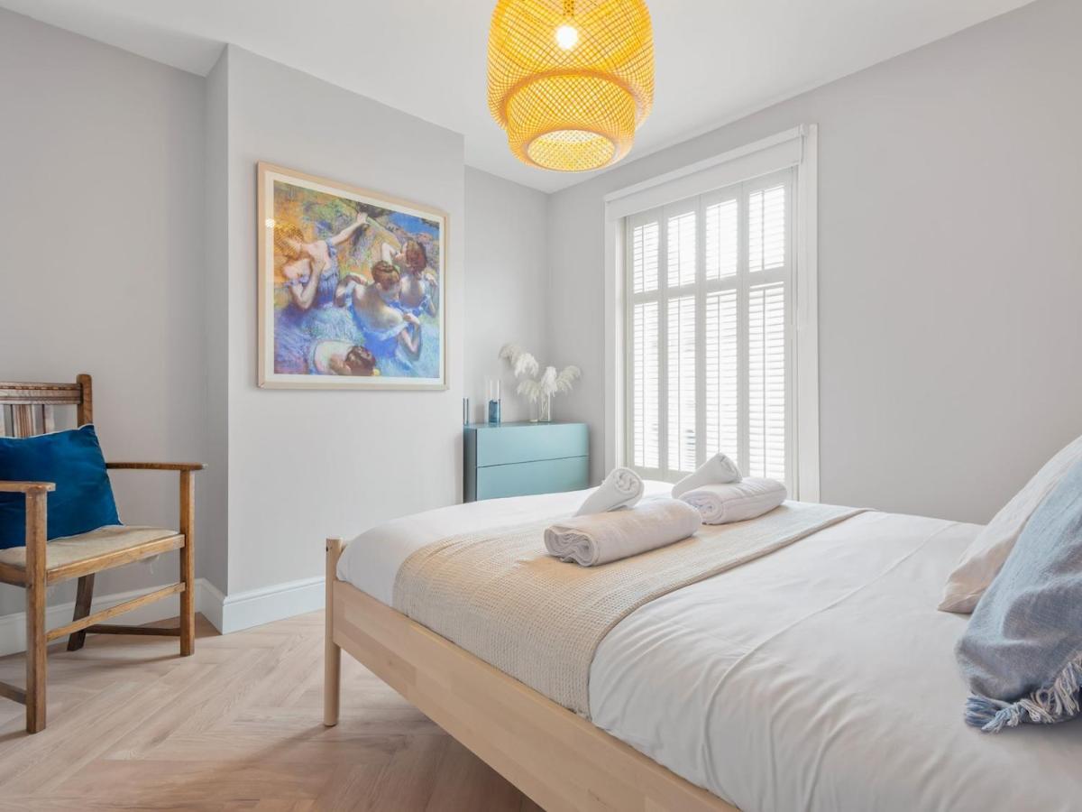 Pass The Keys 3 Bed Scandi Heaven Minutes From The Beach วิทสเตเบิล ภายนอก รูปภาพ