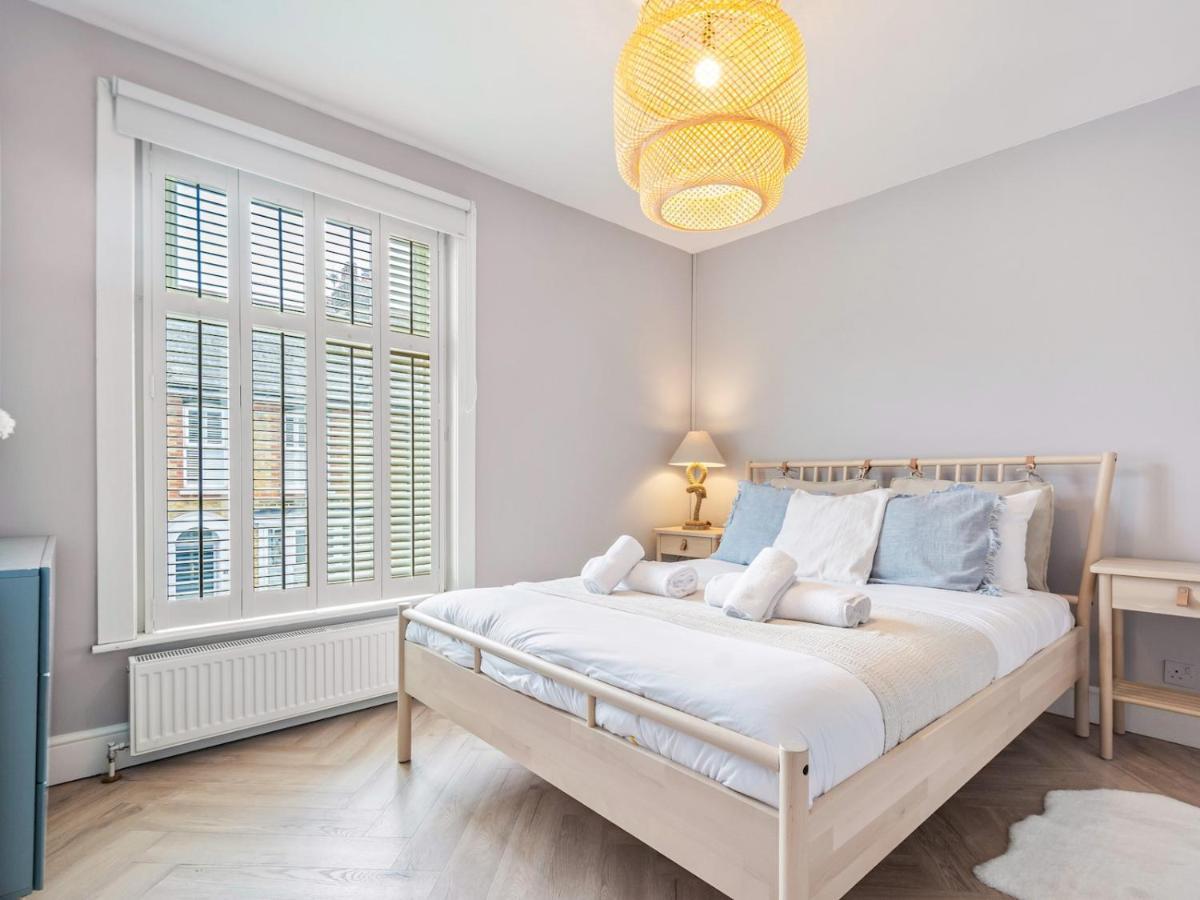 Pass The Keys 3 Bed Scandi Heaven Minutes From The Beach วิทสเตเบิล ภายนอก รูปภาพ